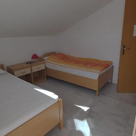 Apartman Tea Apartment Karlobag Exterior photo