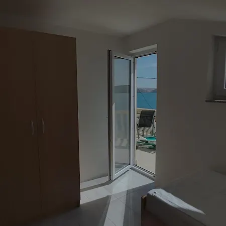 Apartman Tea Apartment Karlobag Exterior photo