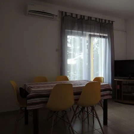 Apartman Tea Apartment Karlobag Exterior photo